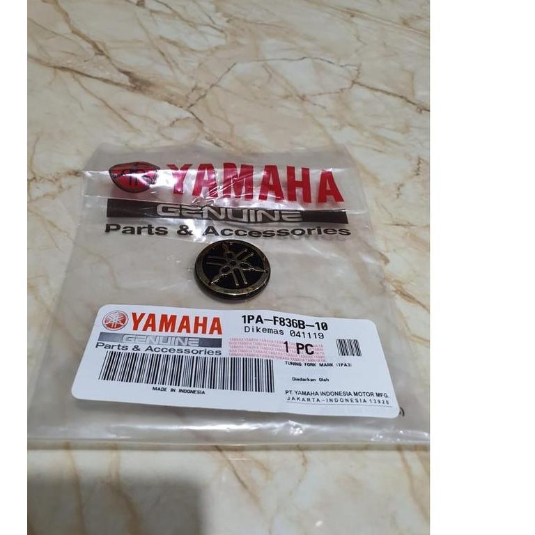 READY EMBLEM LOGO YAMAHA GOLD COVER LAMPU STOP WINDSHIELD NEW VIXION ASLI
