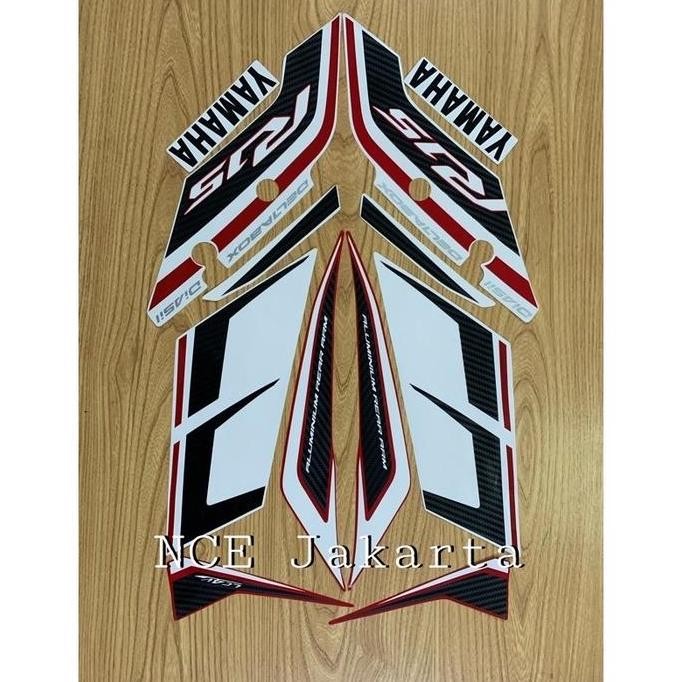 TERLARIS STIKER STRIPING MOTOR R15 2016 PUTIH MERAH