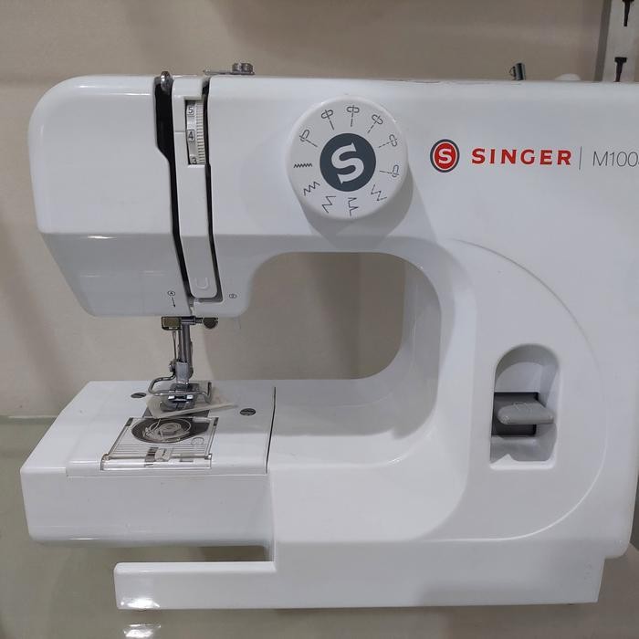 

Mesin Jahit Singer Portable Type M1005