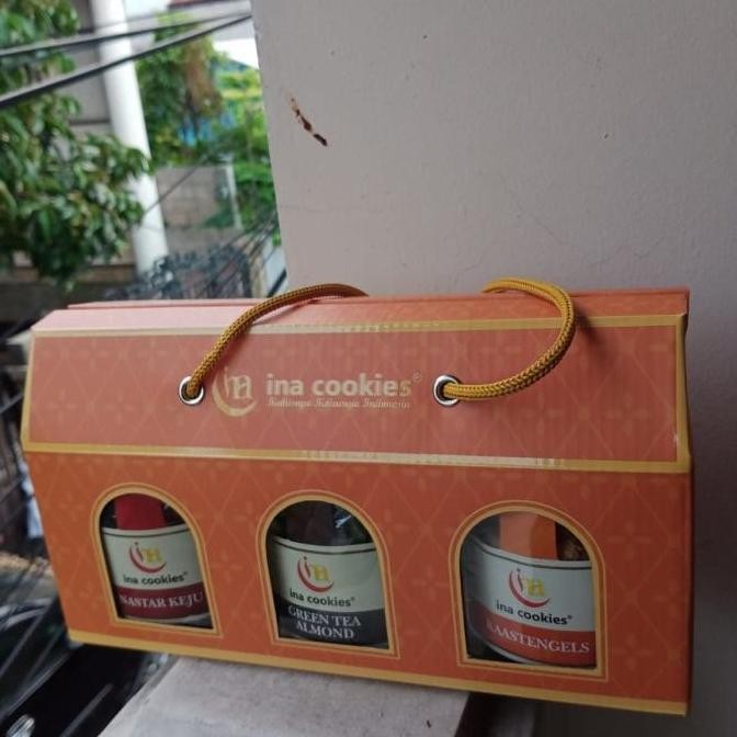 INA Cookies Hampers Jar Kaca isi 3 / Parcel kue kering box exclusive