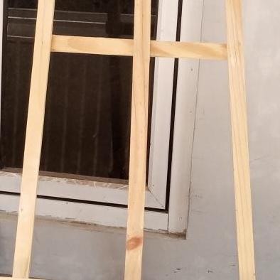 

Easel/ Stand Kayu Jati Belanda Natural Tinggi 70X40 Cm Untuk Melukis