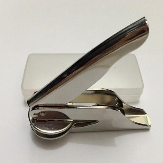 

NEW KURIR - Gagang Stempel Emboss Pocket Nugi