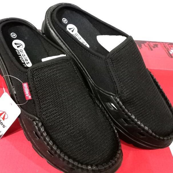 Sandal Slop Karet Pria Ardiles Abram Slop Rajut Hitam