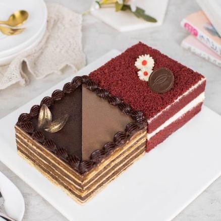 

Dapur Cokelat Two In Loaf Red Veet Opera Cake 20X10 Kue Ulang Tahun