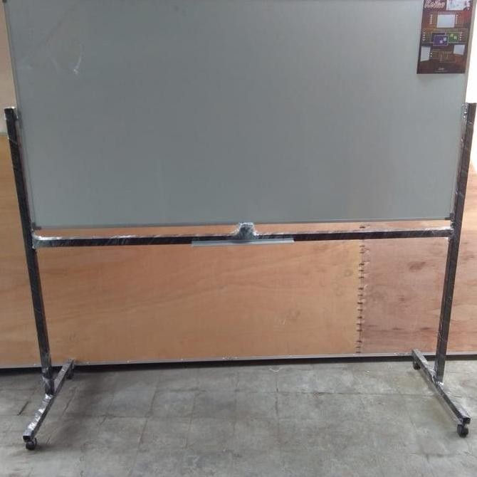 

White Board Sakana Ukuran 240 X 120, Double Face, Kaki