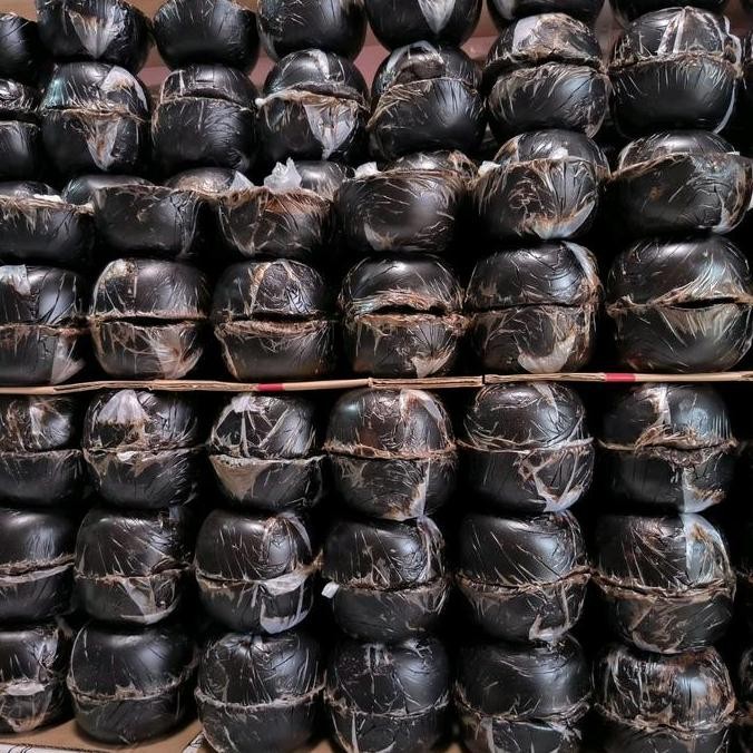 

Baru Gula Merah Batok Aren 1kg - Gula Tradisional Alami untuk Masak & Minum