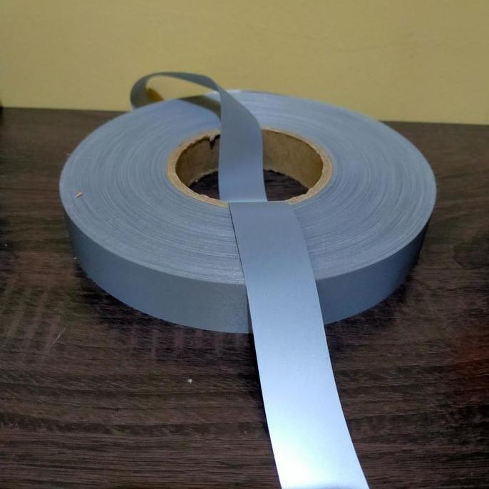 

Stiker Kain - Scotlite Kain Abu" Pita Jahit Reflektor Baju 2,5Cmx200M New Stok