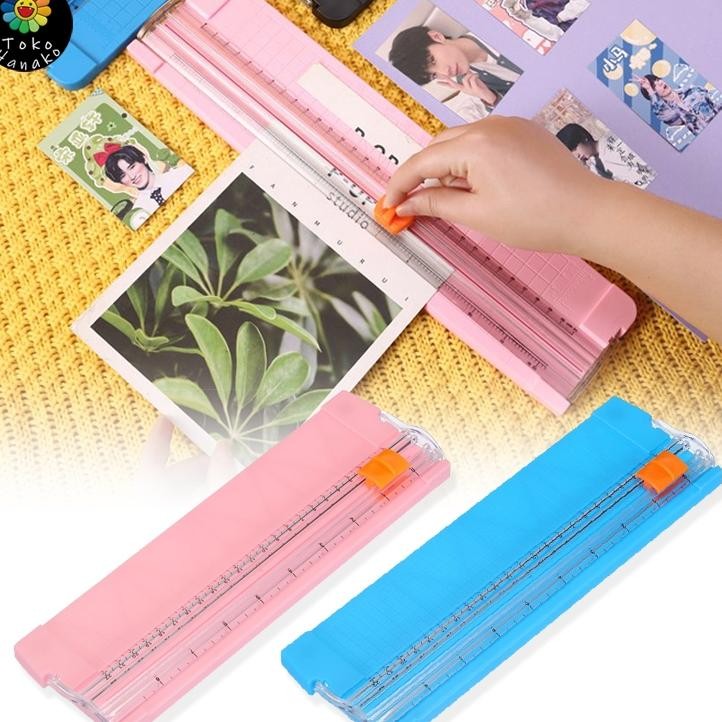 

Alat Pemotong Kertas Ukuran A4 A5 Kualitas Bagus R Cutter Korean Style R Trimmer Desktop Cutter Knife Kertas Alat Pemotong Portable