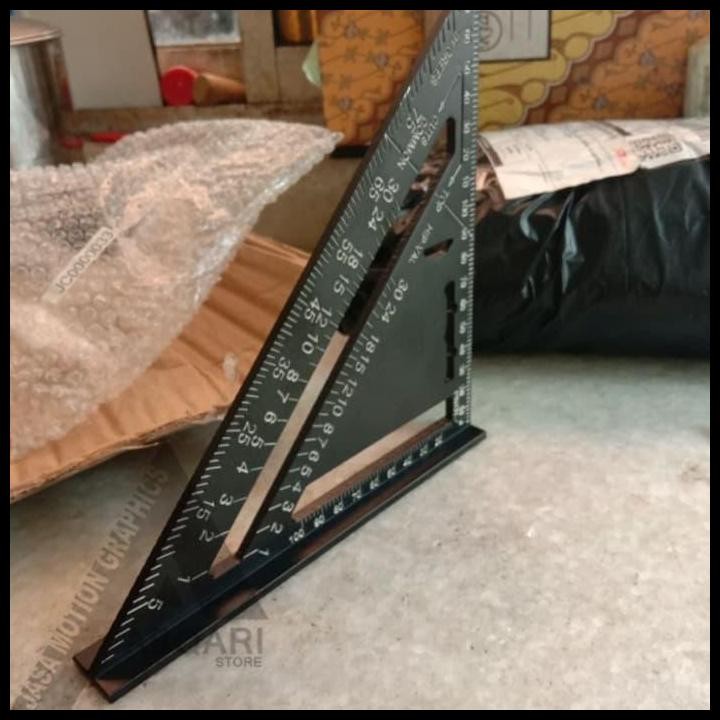 

penggaris waterpass segitiga / speed square / siku tukang / triangle