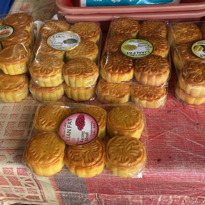 

Moon Cake Pia Lian Fat Singkawang Kue Bulan Khas Kalimantan Stok Terbatas
