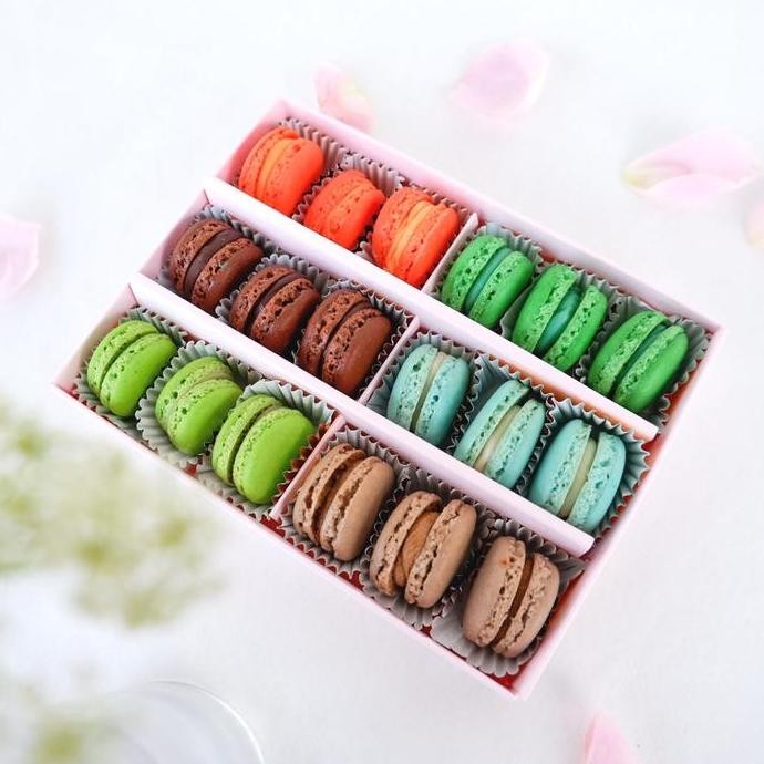

Special Baby Macaron Mini Isi 18 Pcs Kue Cantik Manis Premium Stok Terbatas