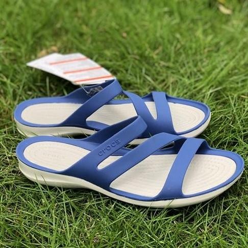 Crocs / Crocs Swiftwater / Sandal Wanita / Crocs Wanita / Sandal Crocs