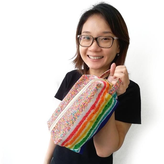 

Promo Pouch Kotak Make Up Tempat Pensil Rainbow Cake bisa untuk Hampers COD