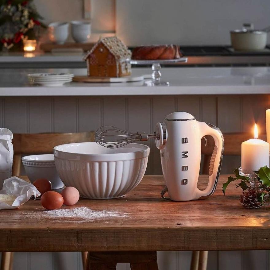SMEG HMF01 Electric Hand Mixer - 50's Retro Style Aesthetic