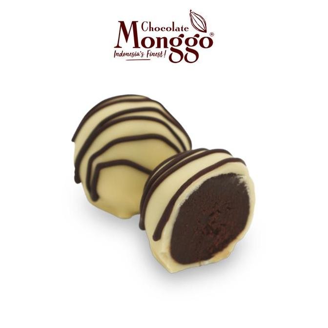 

Cokolat Pralines Exclusive Box 17pcs | Chocolate Monggo | Coklat Gift