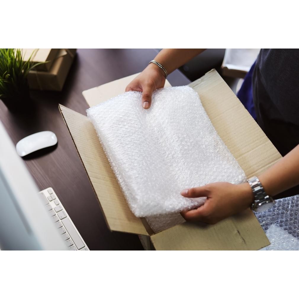 

Tambahan Buble Warp Agar Paket Lebih Aman Bubble Wrap Hitam / Putih Tambahan Paket DiM