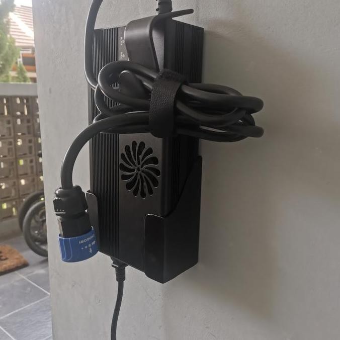 Bracket Holder Charger Motor Listrik Alva Cervo Atau Alva One