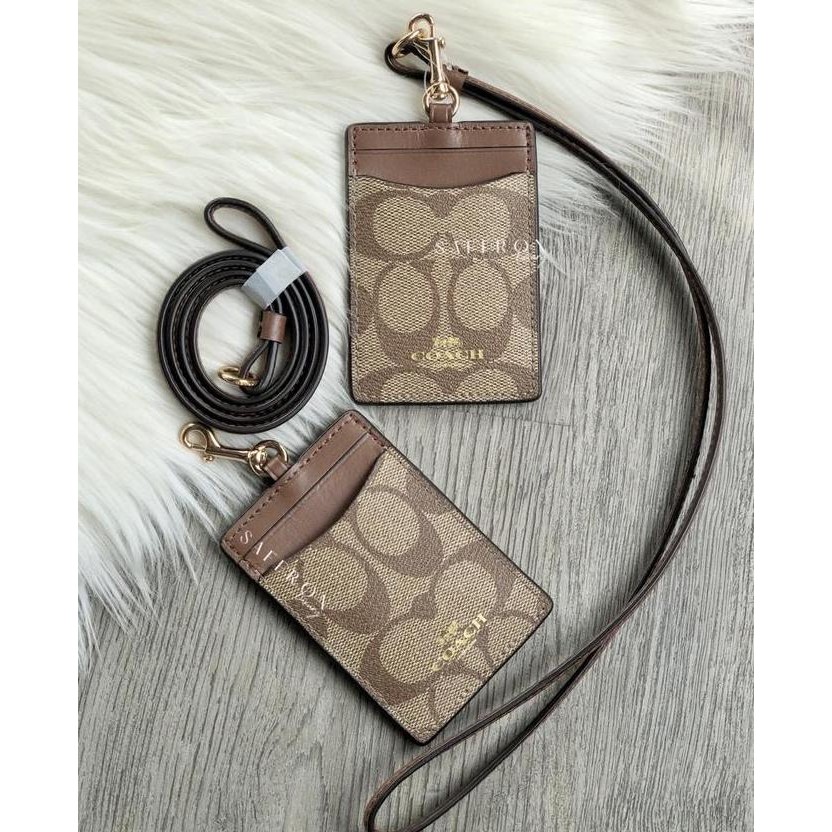 

Coach Signature Lanyard Id / Khaki Co