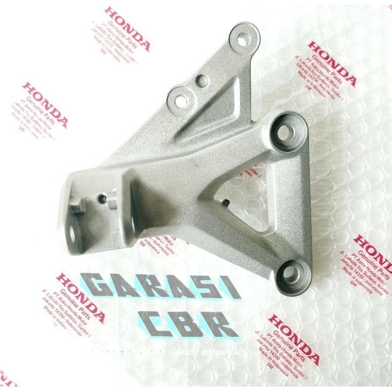 Holder Main Step FR CBR 250RR - Holder Footstep Depan CBR 250RR