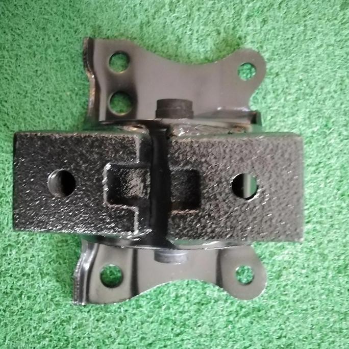 engine mounting Nissan Serena C24 kiri