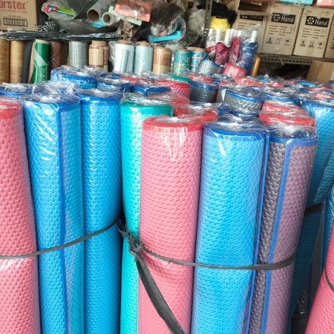 Tiker Karpet Matras Plastik Tebal Bentol/ Spon Bentol/Karpet Piknik