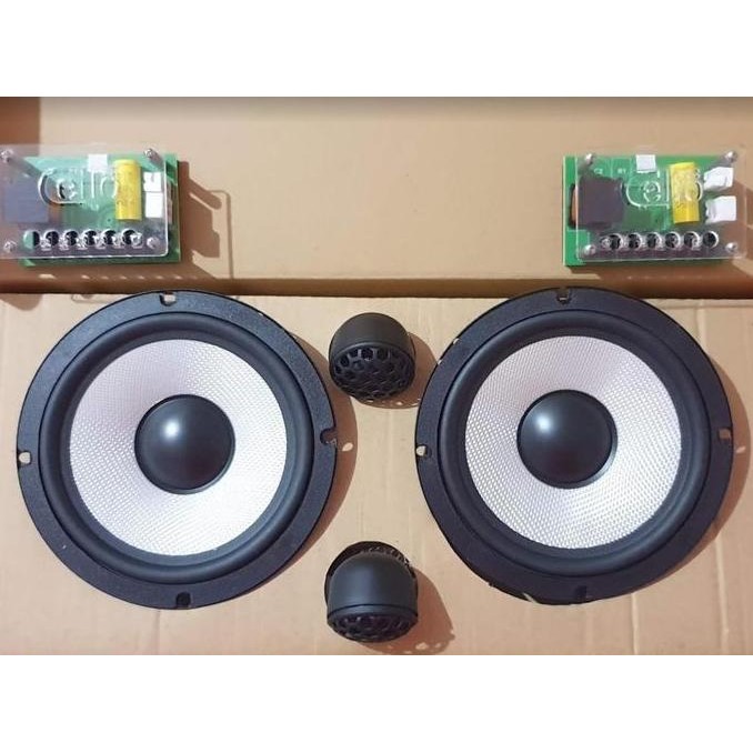 SPEAKER SPLIT CELLO PERFORMANCE 1 2020