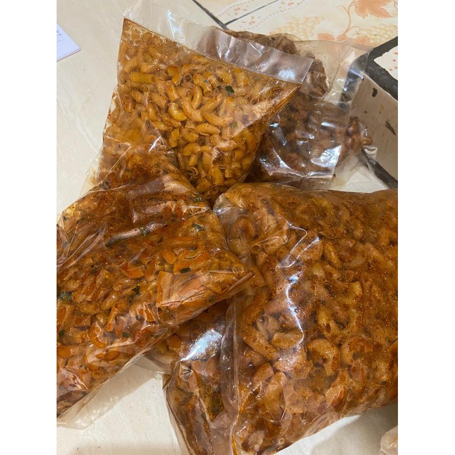 

Cri Makroni Cikruh Daun Jeruk 500Gr - Rasa Pedas Gurih - Snack, Keripik, Food Cemilan Makanan