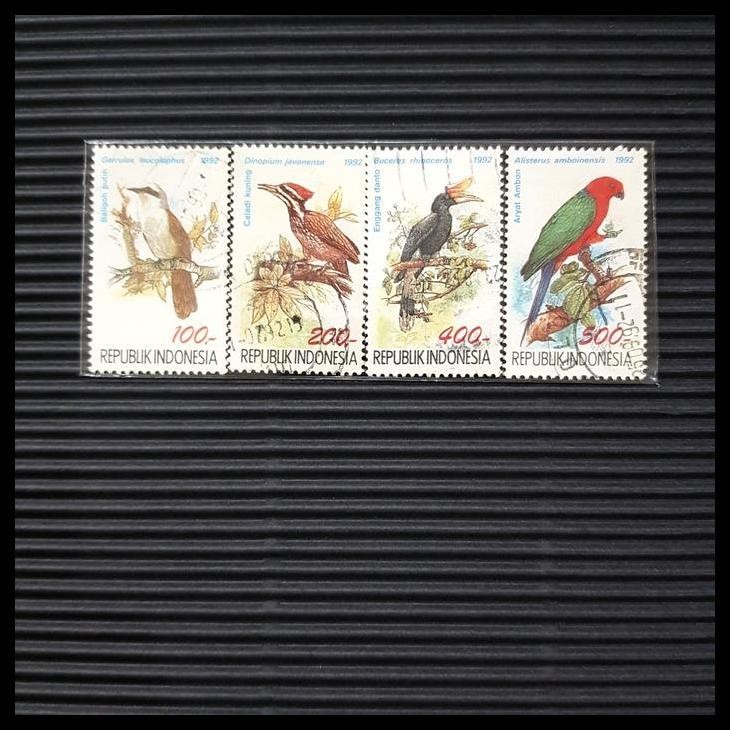 

HOT DEAL PERANGKO/PRANGKO INDONESIA 1992. BURUNG EKSOTIS. SET LENGKAP (4V) USED !!!!!!