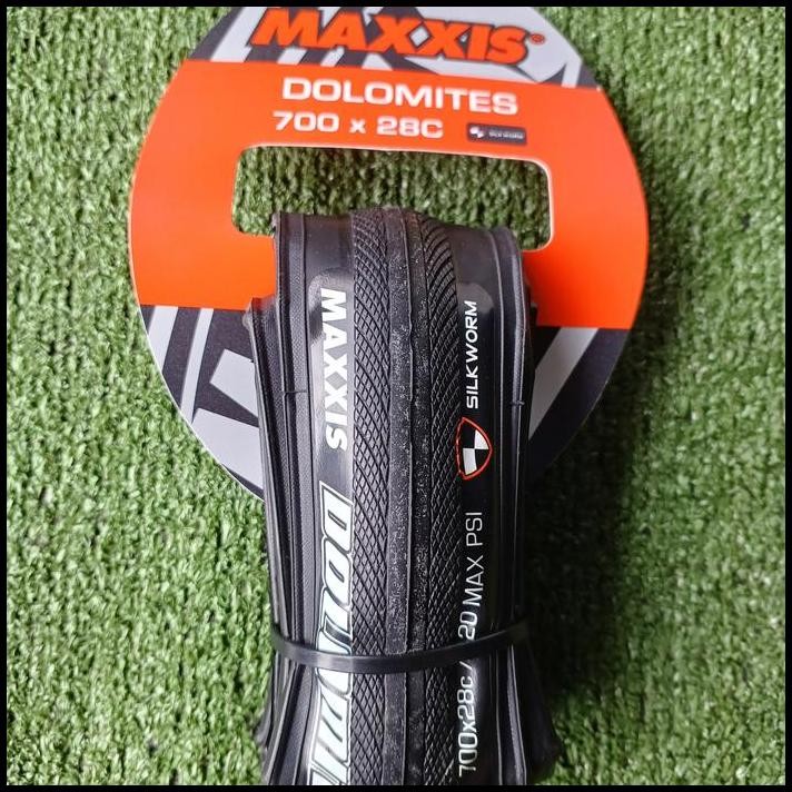 Ban Luar Maxxis Dolomites 700 x 28c Silkworm