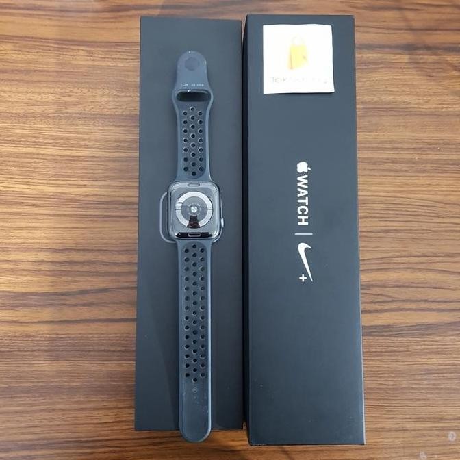 Apple Watch Series 4 Nike + 44MM LIKENEW MULUS murah