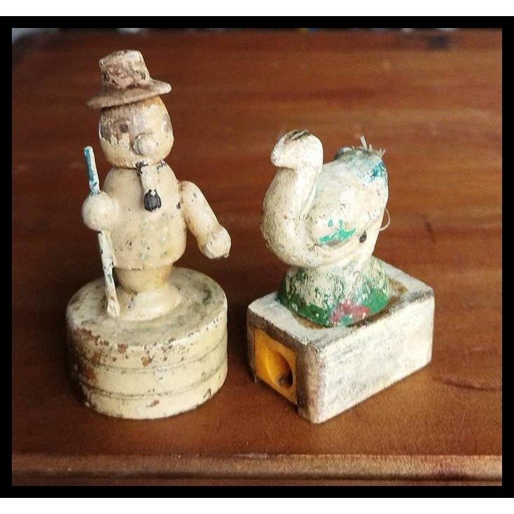 

BEST DEAL RAUTAN PENSIL KAYU UKIR LAWAS 2 BUAH !!!