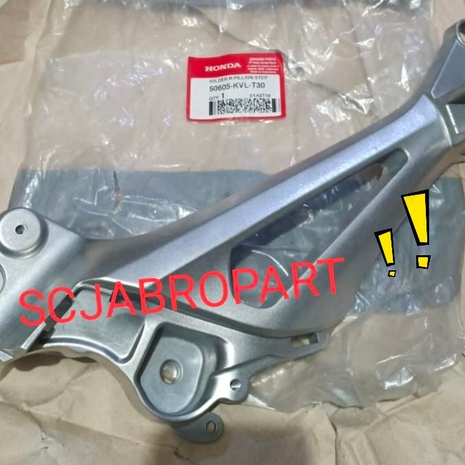 HOLDER R PILLION STEP HONDA SUPRA X 125 CARBU DD..50605 KVL T30 ..ORI AHM