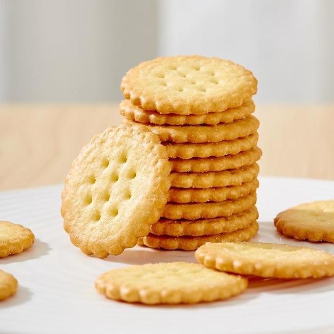 

HalalLianggui Beli 50 Pcs Gratis 50 PcsSeasalt Biscuit Best Seller Enak Cemilan Pengganti Sarapan Kue Kering Renyah Gurih Cemilan Tepat Saat Buka Puasa! Cocok Untuk Dinikmati Bersama Keluarga! Biskuit Makanan