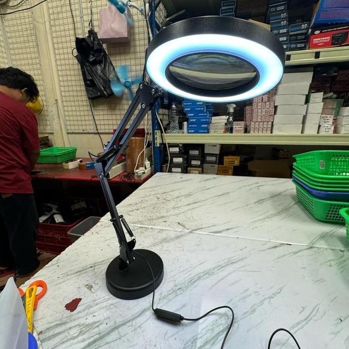 

Lampu Baca Led Kaca Pembesar 10X Pembesaran