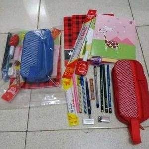 

Paket Alat Tulis Sekolah Lengkap 3 ( Tempat Pensil Kain ) / Souvenir Ulang Tahun DiM