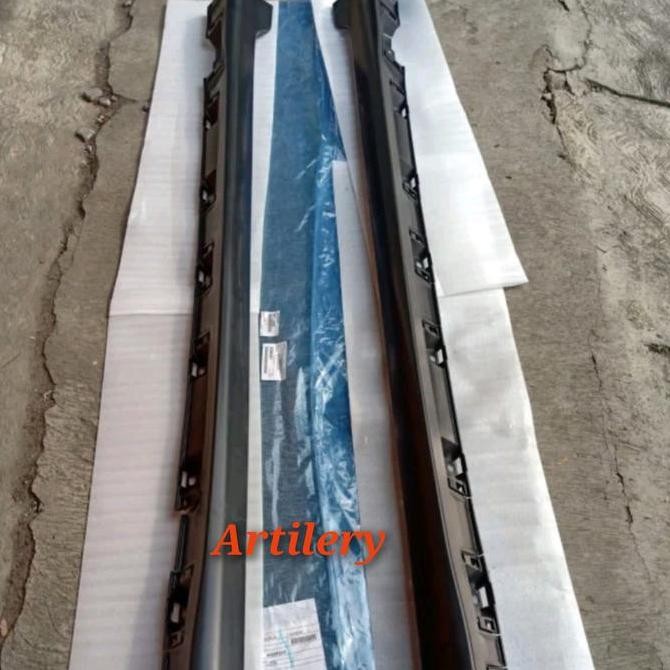 Side Skirt Innova Tipe V Original