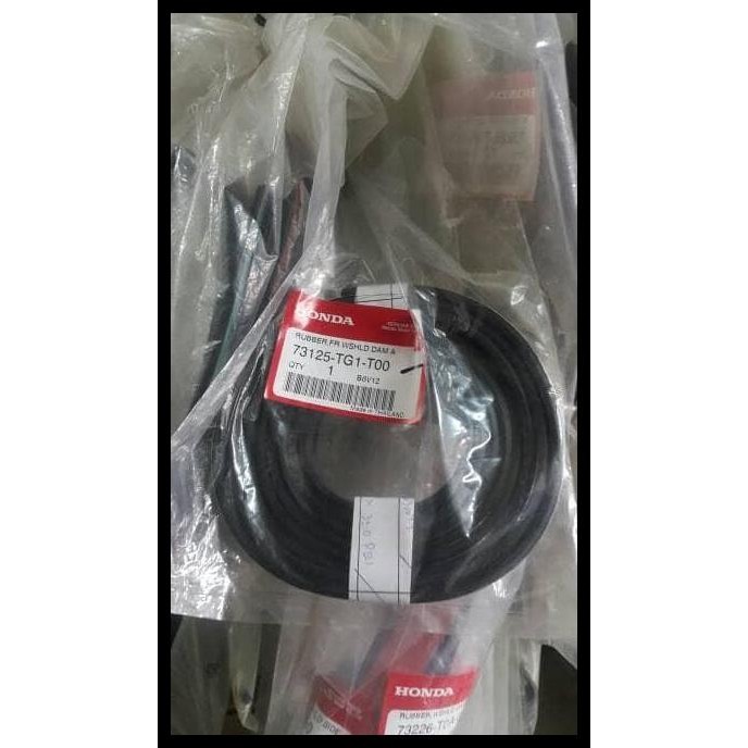 HOT DEAL KARET MOULING LIST LIS KACA DEPAN HONDA BRIO MOBILIO 2012 2013 2014 2015 2016 2017 2018 201