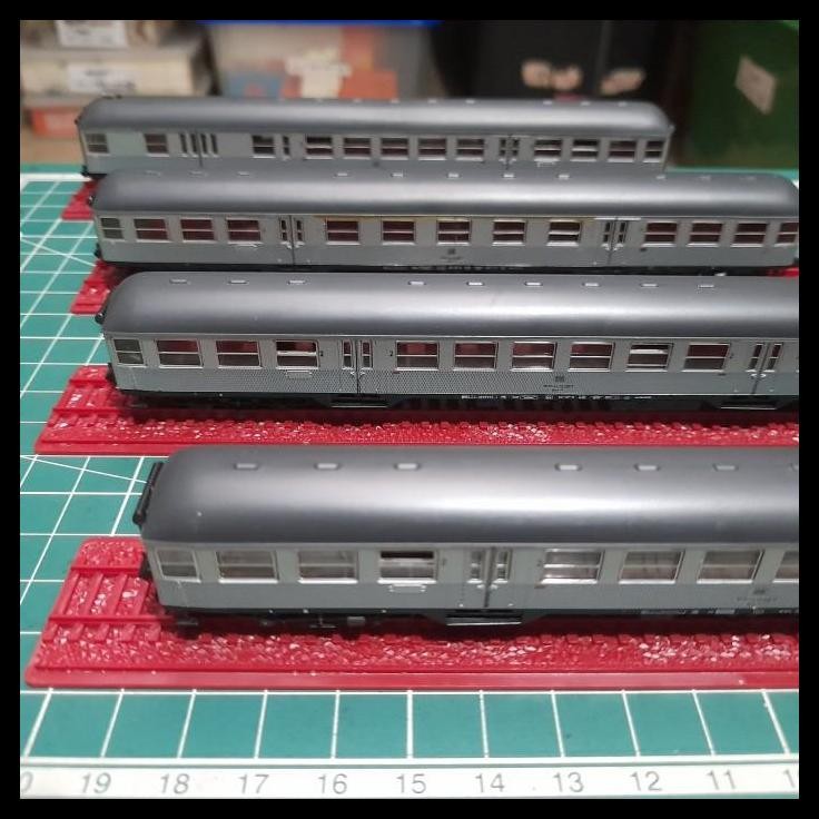 

GRATIS ONGKIR ROWA N GAUGE, SET OF 4 PASSENGER COACH SILBERLING (B4N1) !!!!!!