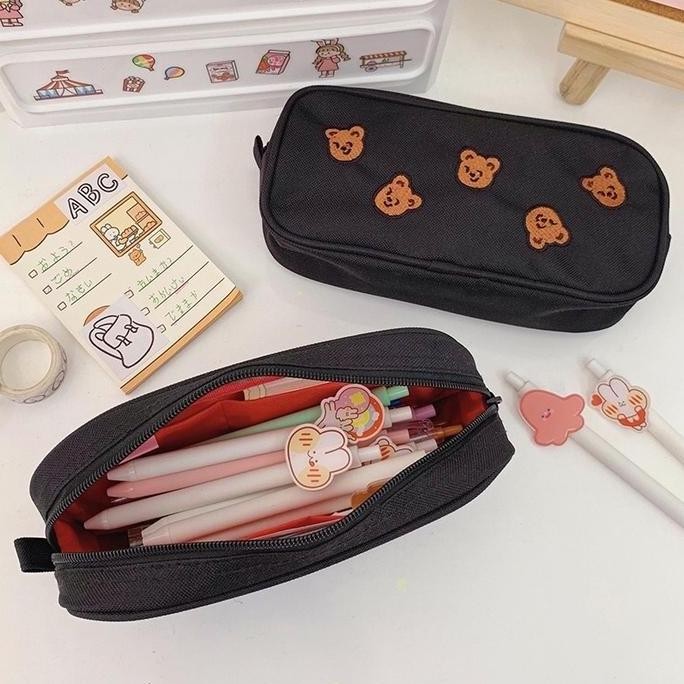 

Kotak Pensil Motif Beruang Korea Lucu Shy Teddy Pouch Make Up Estetik Remaja