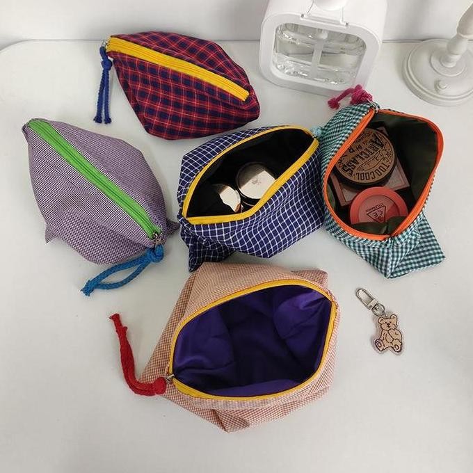 

Travel Pouch Kosmetik Skincare Besar Kain Korea Aesthetic - Tempat Pensil Premium