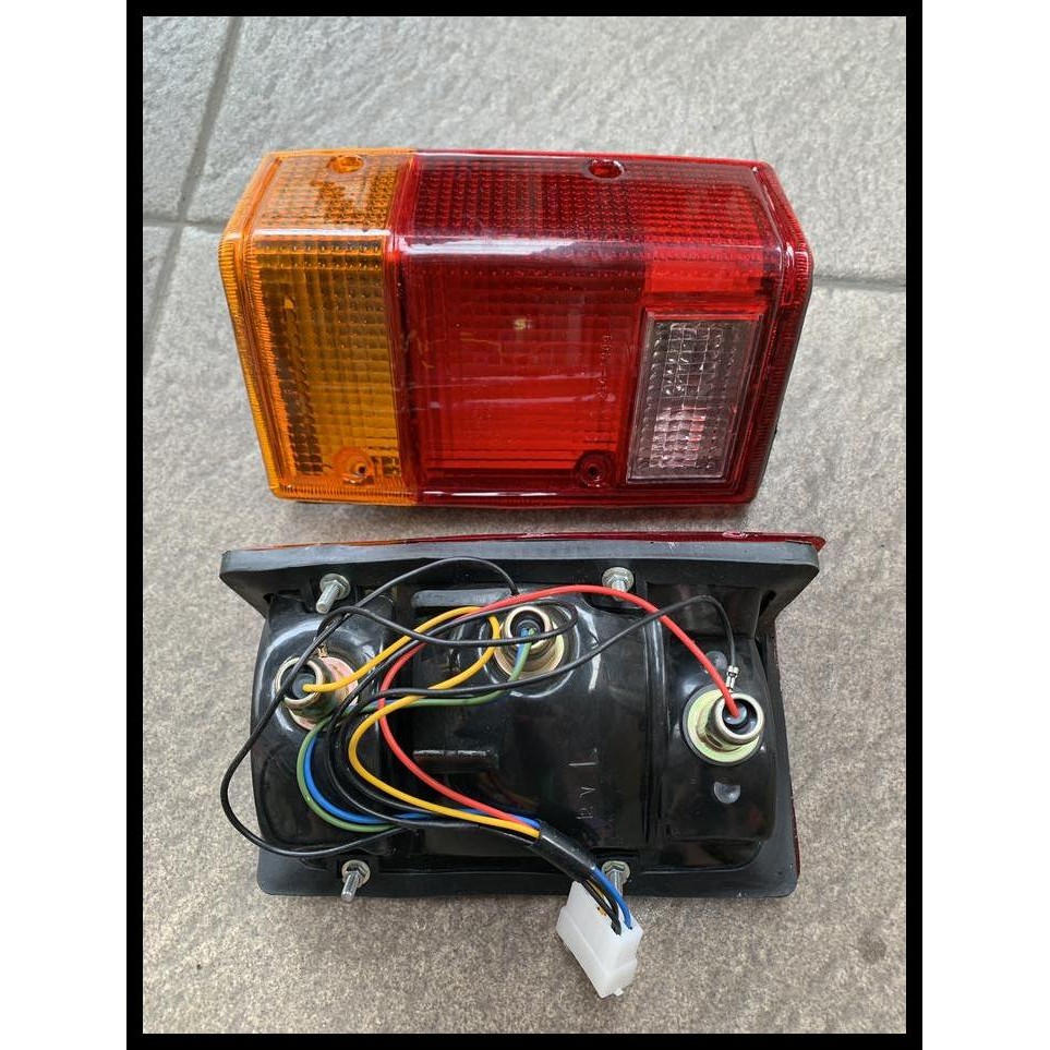 TERBARU LAMPU STOP BELAKANG SIKU L300 MINIBUS KANAN KIRI 