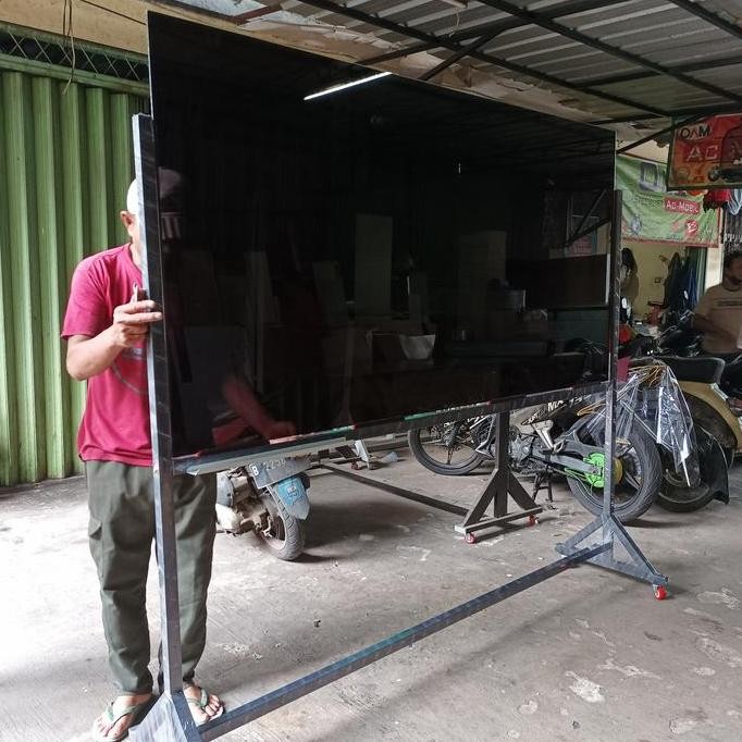 

glassboard hitam 120x240cm