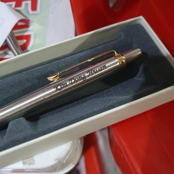 

Parker Jotter Bp Ss Gt Klip Gold Trim - Stainless Steel New Stok