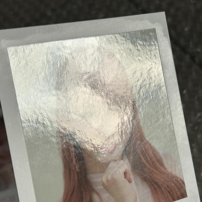 IZ*ONE ( IZONE ) - EYES ON ME Chaewon POLAROID + PHOTOCARD FROM Kihno