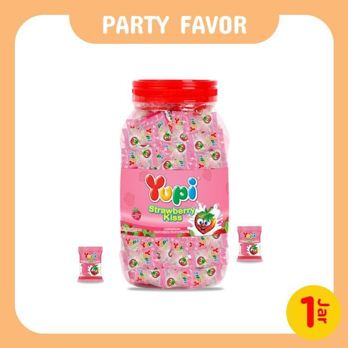 

LM Yupi Strawberry Kiss Jar 300 gr