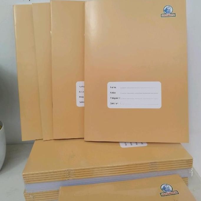 

buku tulis sampul coklat, ukuran panjang, isi 10 buku Stationery Paper