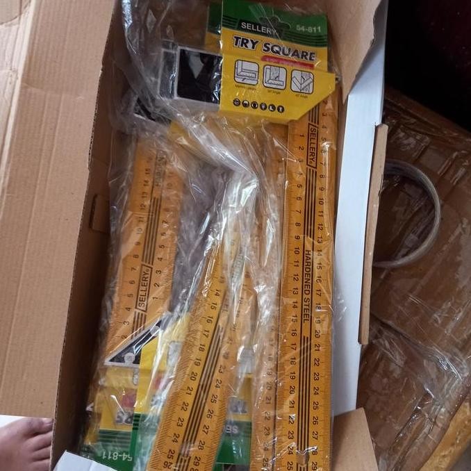 

Sellery Siku Tukang 12 Inchi / Penggaris Siku 54-811 Sellery