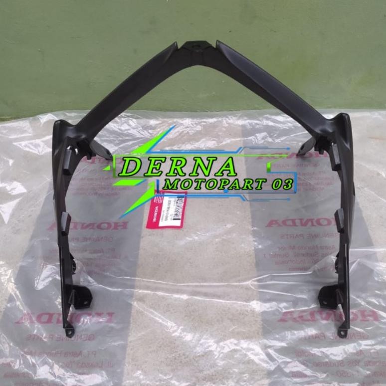Garnish Cover Dudukan Bawah Lampu Depan Vario 110 Fi Led Original