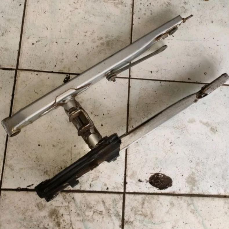 swing arem arm capitan udang roda belakang ori original yamaha jupiter mx 135 lama old copotan bekas