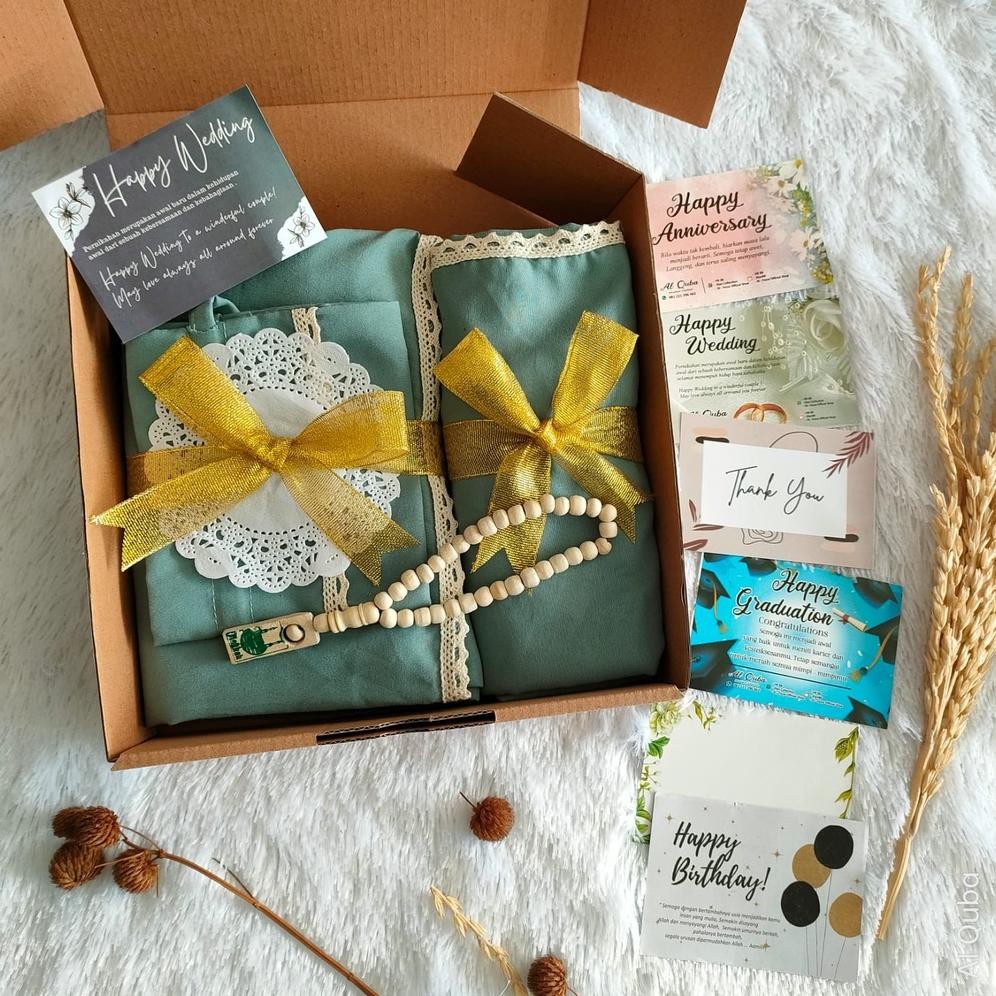 

Hampers Kado Mukena Untuk Orang Tersayang / Hampers Kado Lebaran / Hampers Kado Ulang Tahun Kekasih / Kado Graduation/Kado Pernikahan/Kado Ulang Tahun/Kado Anniversary